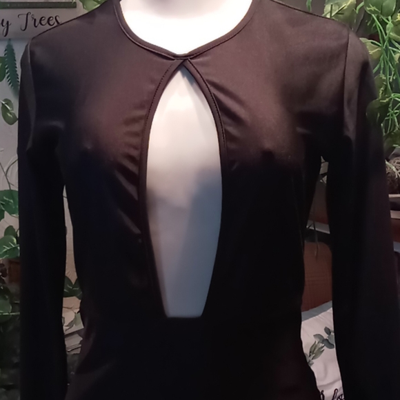 Dress - Picture 2 of 4